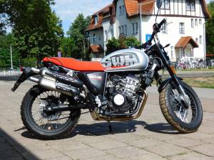 SWM 125 rechte Seite