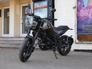 Benelli 125 Leoncino schwarz