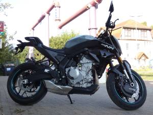 CFMoto 675 NK seitlich